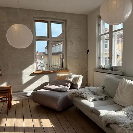 Hel Bylejlighed I Det Gamle Pulsernede Appartement