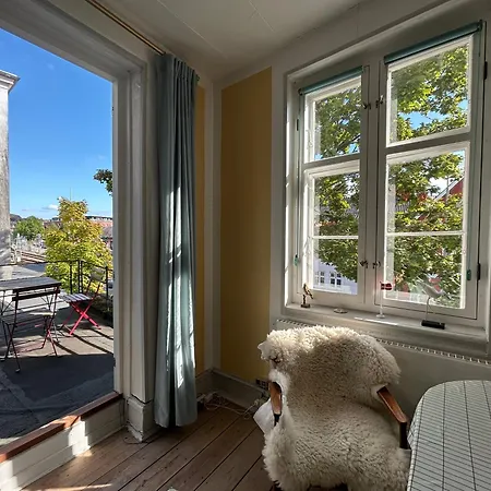 Appartement Hel Bylejlighed I Det Gamle Pulsernede