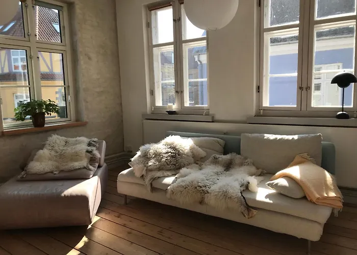 Appartement Hel Bylejlighed I Det Gamle Pulsernede Svendborg